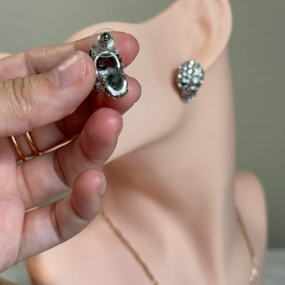 ⚜️❤️‍🔥 Silver Skull Stud Earrings With Crystals